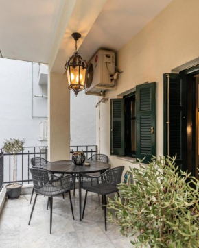 Coco by halu! : Neoclassical apt with balcony